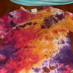 Short sleeve empyre size small multicolored